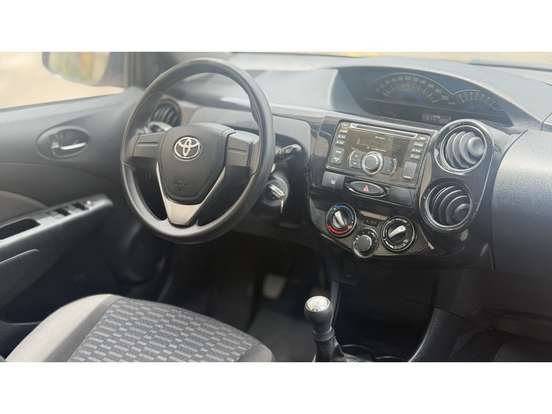 TOYOTA-ETIOS-2014