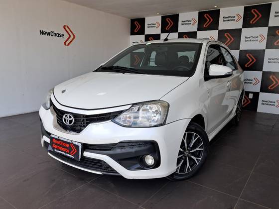 TOYOTA ETIOS 1.5 PLATINUM SEDAN 16V FLEX 4P AUTOMÁTICO