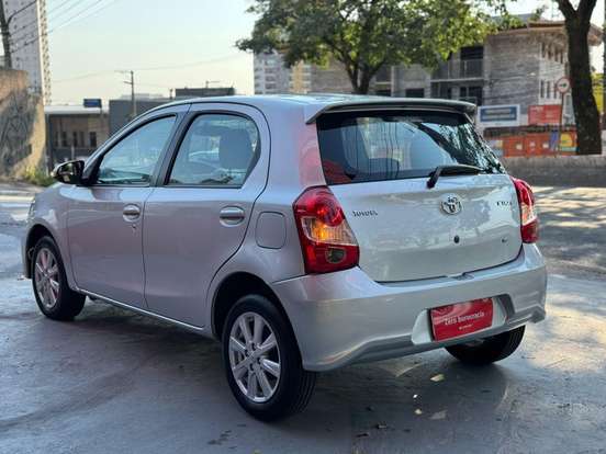 TOYOTA-ETIOS-2019