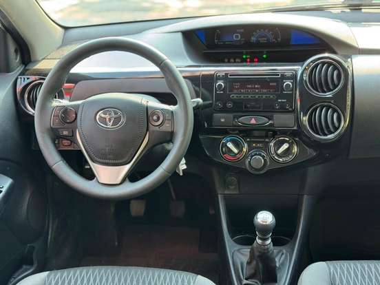 TOYOTA-ETIOS-2019