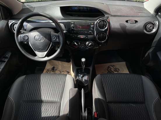 TOYOTA-ETIOS-2019