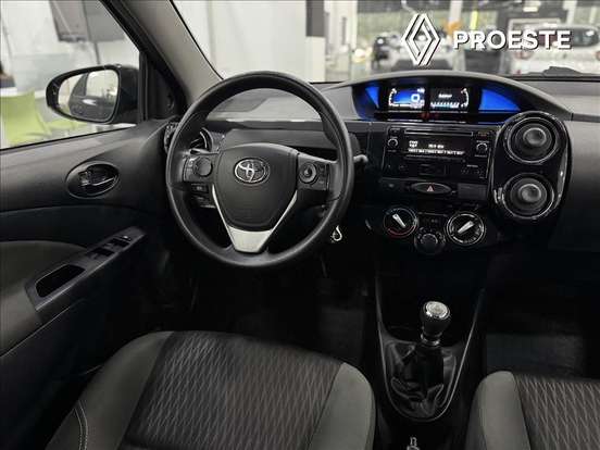 TOYOTA-ETIOS-2019