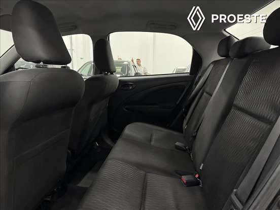TOYOTA-ETIOS-2019