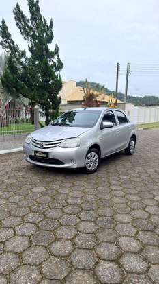 TOYOTA-ETIOS-2016