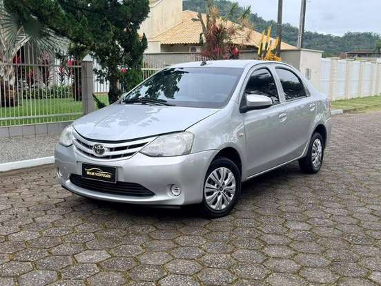 TOYOTA-ETIOS-1.5 X SEDAN 16V FLEX 4P MANUAL TOYOTA-ETIOS-2016