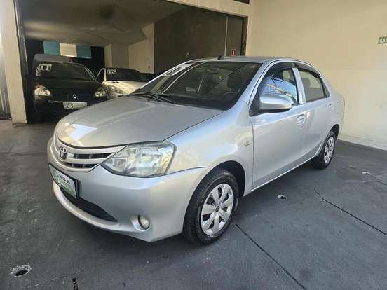 TOYOTA-ETIOS-2016