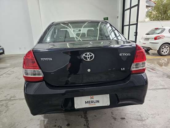 TOYOTA-ETIOS-2018