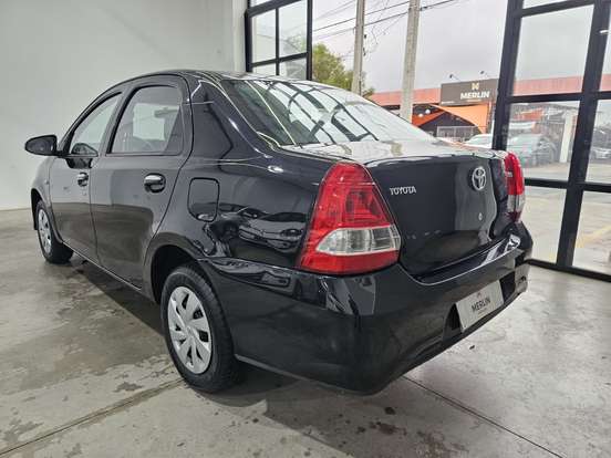 TOYOTA-ETIOS-2018