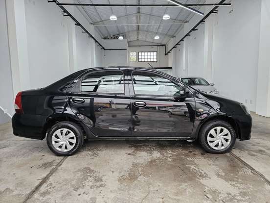 TOYOTA-ETIOS-2018