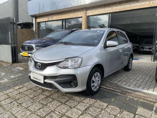 TOYOTA-ETIOS-2017