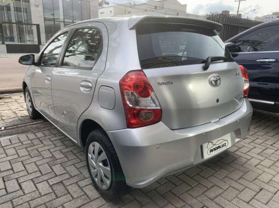 TOYOTA-ETIOS-2017