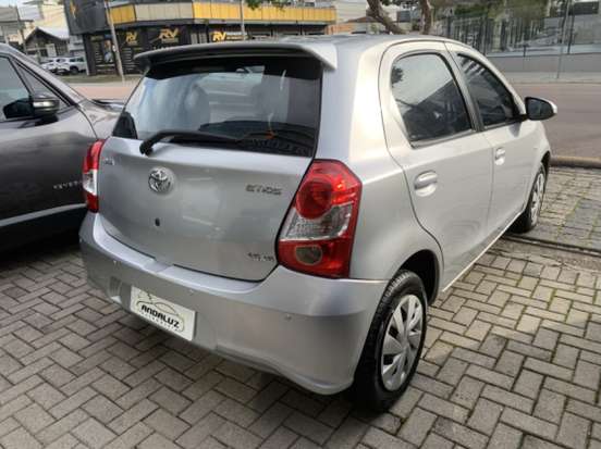 TOYOTA-ETIOS-2017