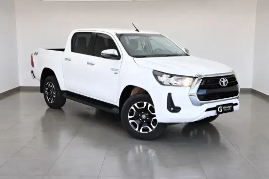 TOYOTA-HILUX-2021