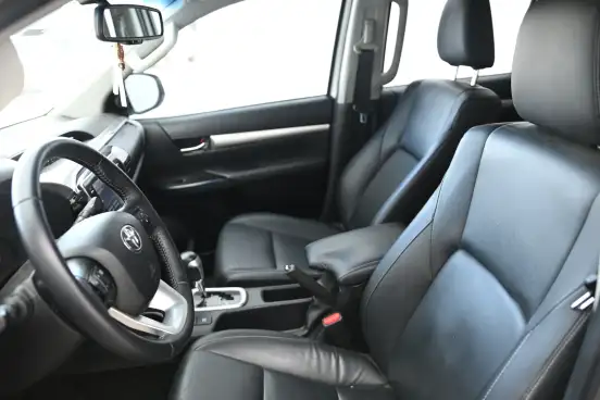 TOYOTA-HILUX-2021