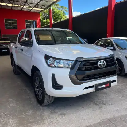 TOYOTA-HILUX-2023