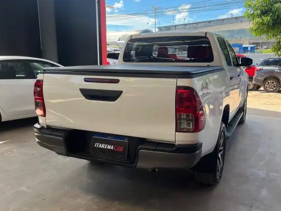 TOYOTA-HILUX-2.8 D-4D TURBO DIESEL CD POWER PACK 4X4 MANUAL TOYOTA-HILUX-2023