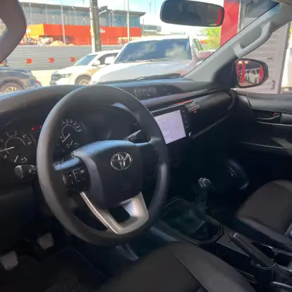 TOYOTA-HILUX-2023