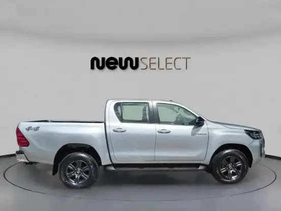 TOYOTA-HILUX-2.8 D-4D TURBO DIESEL CD SR 4X4 AUTOMÁTICO TOYOTA-HILUX-2024