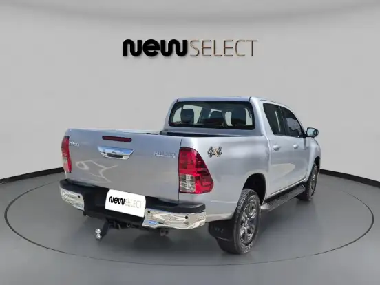 TOYOTA-HILUX-2.8 D-4D TURBO DIESEL CD SR 4X4 AUTOMÁTICO TOYOTA-HILUX-2024