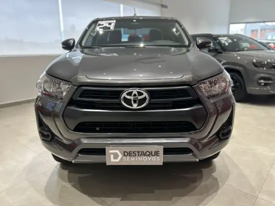 TOYOTA-HILUX-2.8 D-4D TURBO DIESEL CD SR 4X4 AUTOMÁTICO TOYOTA-HILUX-2023