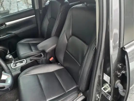 TOYOTA-HILUX-2.8 D-4D TURBO DIESEL CD SR 4X4 AUTOMÁTICO TOYOTA-HILUX-2023
