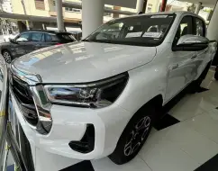 TOYOTA HILUX 2.8 D-4D TURBO DIESEL CD SRV 4X4 AUTOMÁTICO TOYOTA HILUX 2.8 D-4D TURBO DIESEL CD SRV 4X4 AUTOMÁTICO