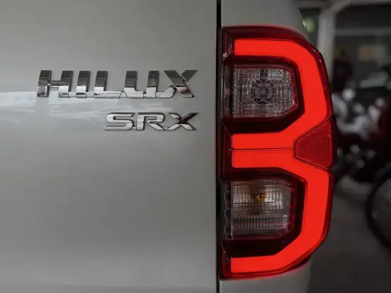 TOYOTA-HILUX-2.8 D-4D TURBO DIESEL CD SRX 4X4 AUTOMÁTICO TOYOTA-HILUX-2021