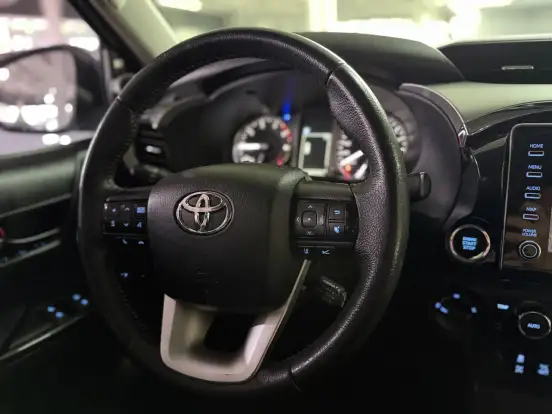 TOYOTA-HILUX-2.8 D-4D TURBO DIESEL CD SRX 4X4 AUTOMÁTICO TOYOTA-HILUX-2021