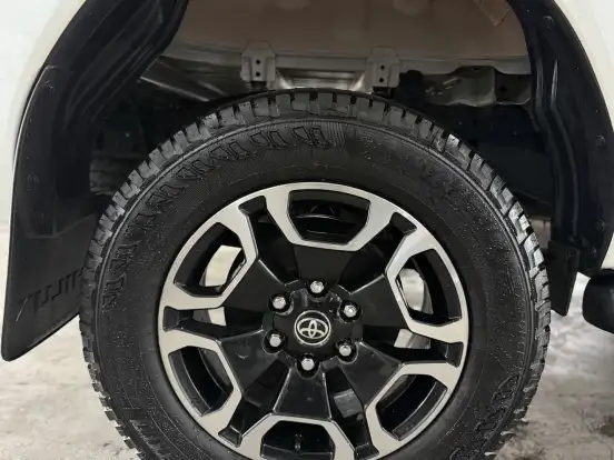 TOYOTA-HILUX-2021