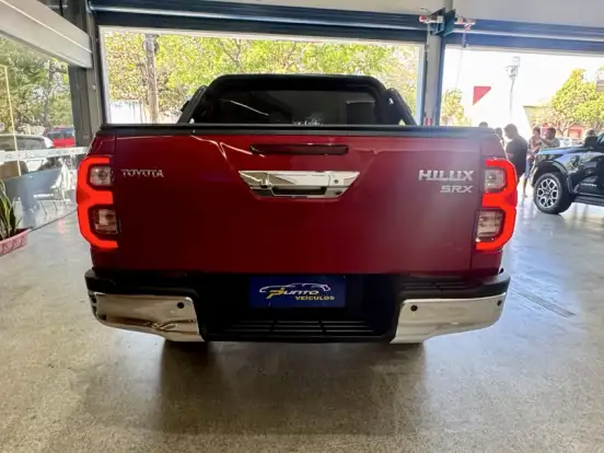 TOYOTA-HILUX-2.8 D-4D TURBO DIESEL CD SRX 4X4 AUTOMÁTICO TOYOTA-HILUX-2022