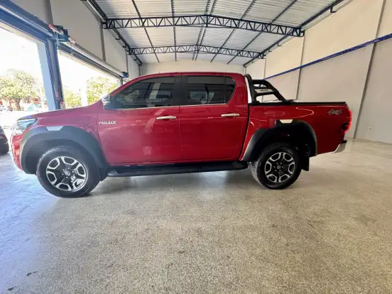 TOYOTA-HILUX-2022