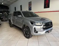 TOYOTA HILUX 2.8 D-4D TURBO DIESEL CD SRX 4X4 AUTOMÁTICO TOYOTA HILUX 2.8 D-4D TURBO DIESEL CD SRX 4X4 AUTOMÁTICO
