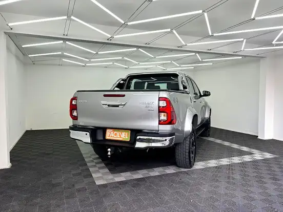 TOYOTA-HILUX-2024