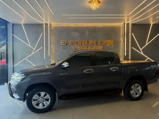 TOYOTA-HILUX-2.8 SRX 4X4 CD 16V DIESEL 4P AUTOMÁTICO TOYOTA-HILUX-2016