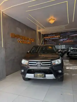 TOYOTA-HILUX-2016