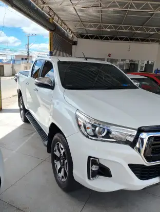 TOYOTA-HILUX-2020