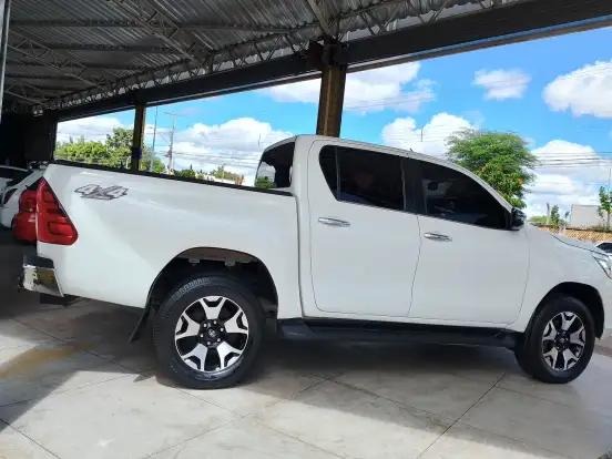 TOYOTA-HILUX-2.8 SRX 4X4 CD 16V DIESEL 4P AUTOMÁTICO TOYOTA-HILUX-2020