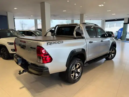 TOYOTA-HILUX-2018
