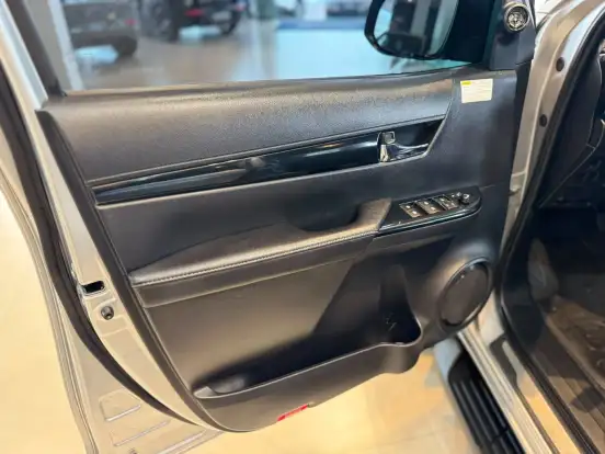 TOYOTA-HILUX-2.8 SRX 4X4 CD 16V DIESEL 4P AUTOMÁTICO TOYOTA-HILUX-2018