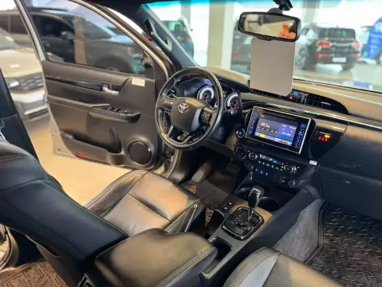 TOYOTA-HILUX-2018