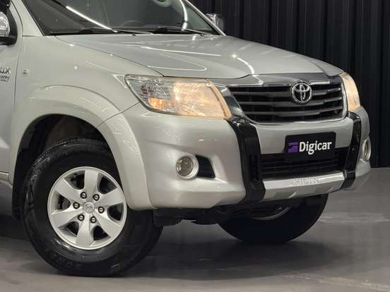 TOYOTA-HILUX-2.7 SR 4X2 CD 16V FLEX 4P AUTOMÁTICO TOYOTA-HILUX-2012