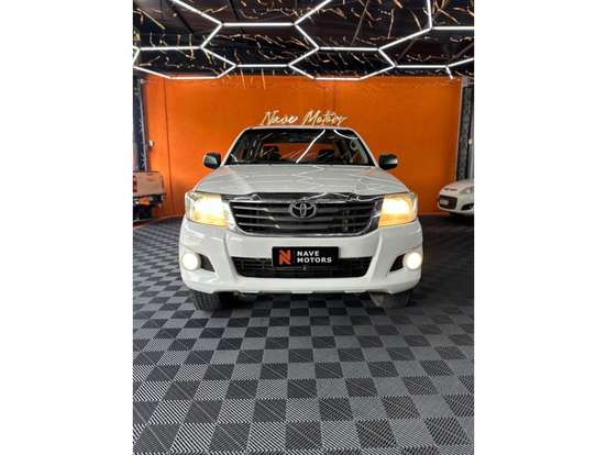 TOYOTA-HILUX-2.7 SR 4X2 CD 16V FLEX 4P AUTOMÁTICO TOYOTA-HILUX-2013
