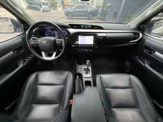TOYOTA-HILUX-2019