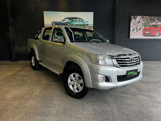 TOYOTA-HILUX-2.7 SRV 4X4 CD 16V FLEX 4P AUTOMÁTICO TOYOTA-HILUX-2012