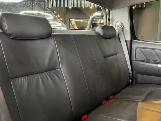 TOYOTA-HILUX-2.7 SRV 4X4 CD 16V FLEX 4P AUTOMÁTICO TOYOTA-HILUX-2012