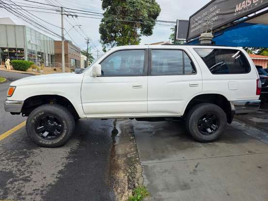 TOYOTA-HILUX-1997