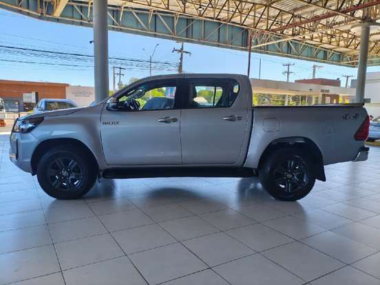 TOYOTA-HILUX-2024