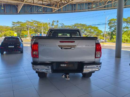 TOYOTA-HILUX-2.8 D-4D TURBO DIESEL CD SR 4X4 AUTOMÁTICO TOYOTA-HILUX-2024
