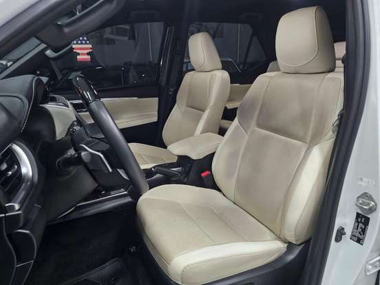 TOYOTA-HILUX-2.8 D-4D TURBO DIESEL CD SR 4X4 AUTOMÁTICO TOYOTA-HILUX-2024