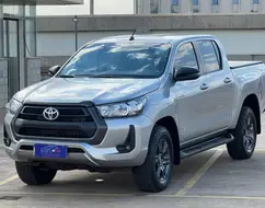 TOYOTA HILUX 2.8 D-4D TURBO DIESEL CD SR 4X4 AUTOMÁTICO TOYOTA HILUX 2.8 D-4D TURBO DIESEL CD SR 4X4 AUTOMÁTICO